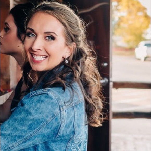 Meet your Posher, Jordyn - Picture 1 of 1